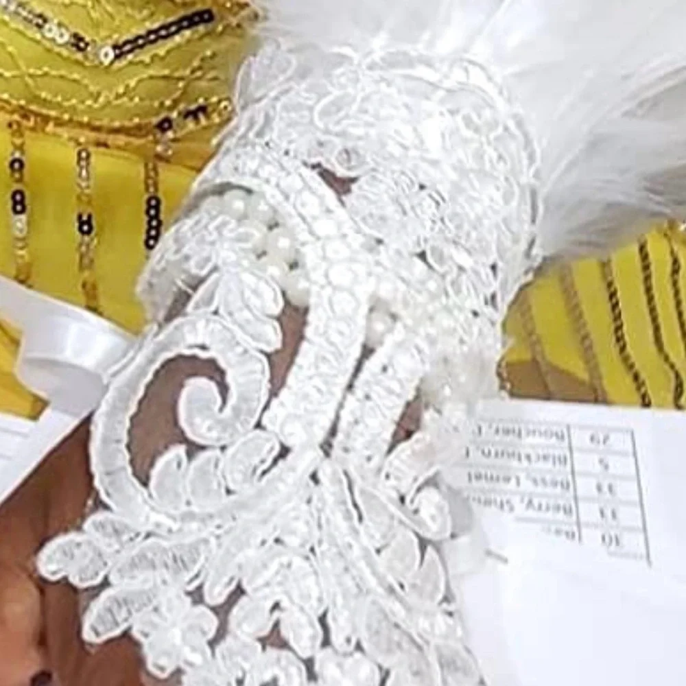 Feathers cuffs for feet / hands / wrists white